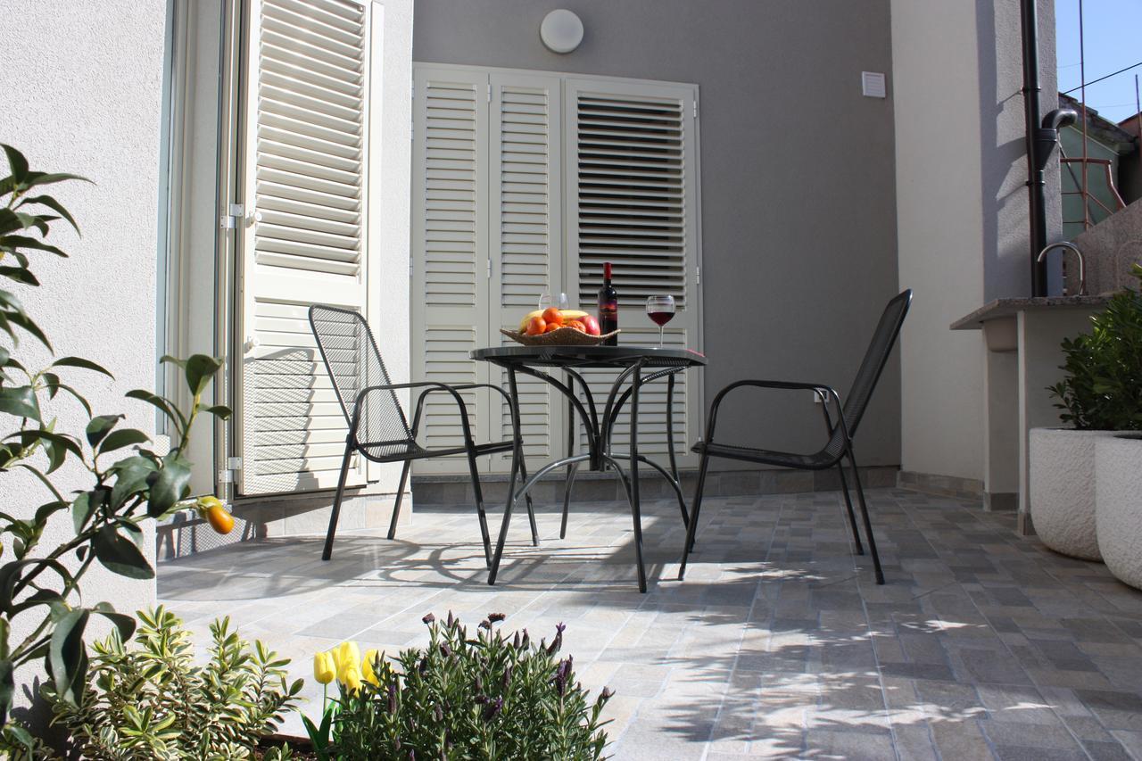 שיבניק Aurora Apartments מראה חיצוני תמונה