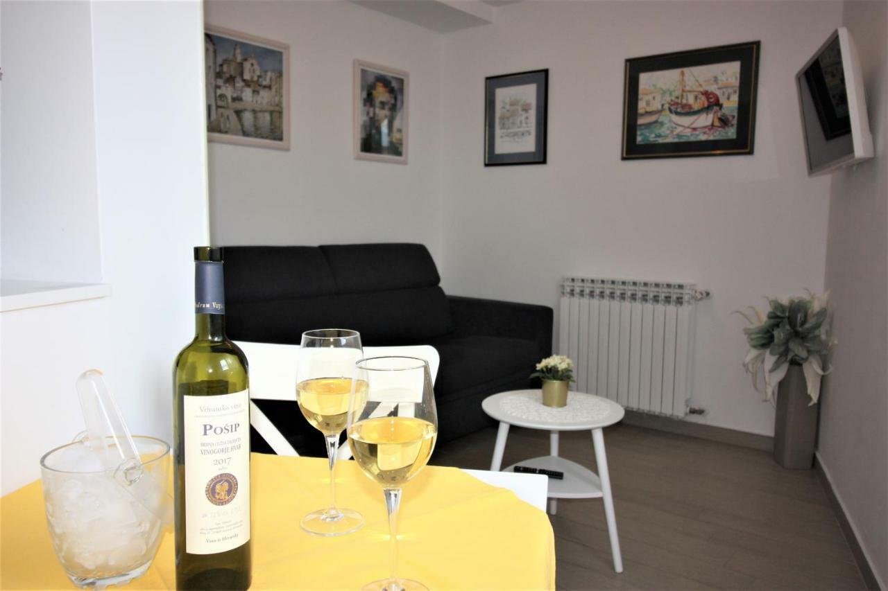 שיבניק Aurora Apartments מראה חיצוני תמונה